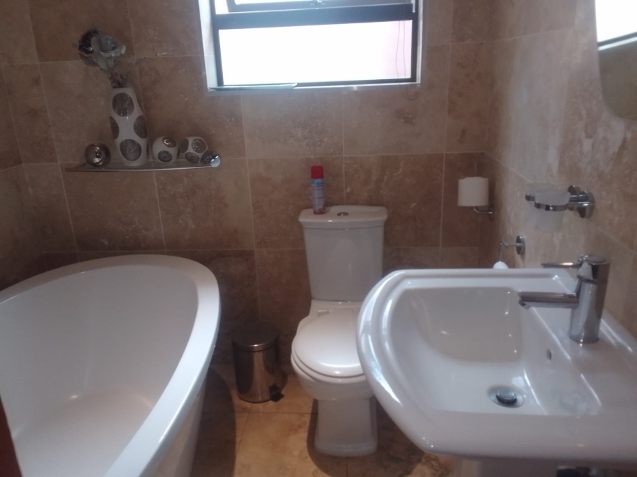 To Let 3 Bedroom Property for Rent in Selborne Eastern Cape